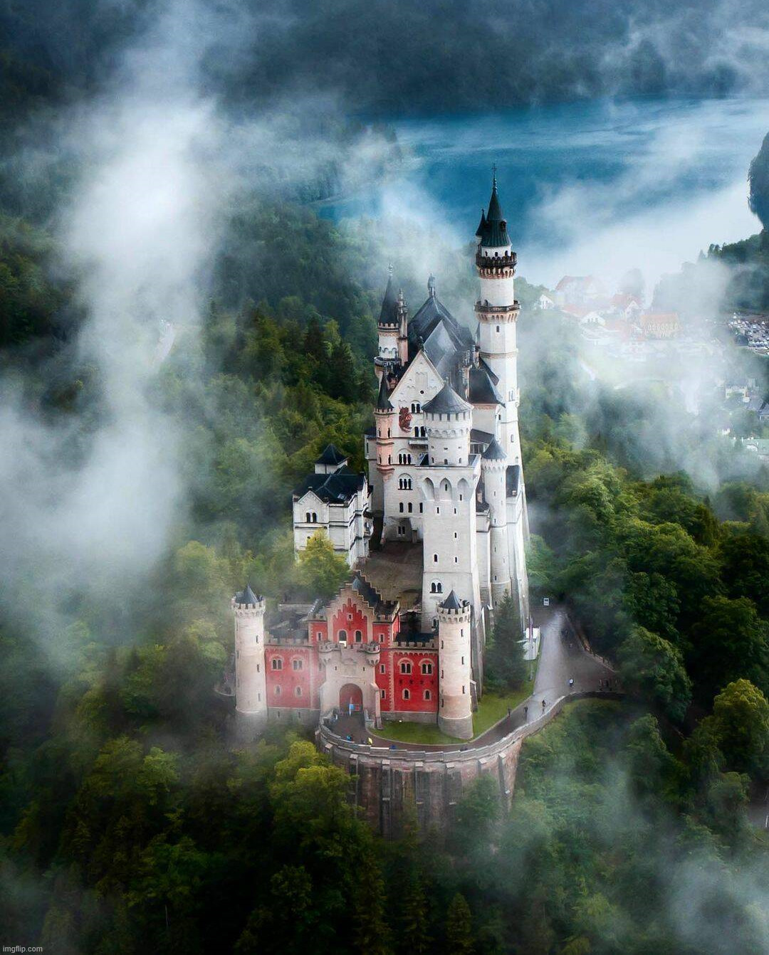 Awesome castle | image tagged in awesome | made w/ Imgflip meme maker