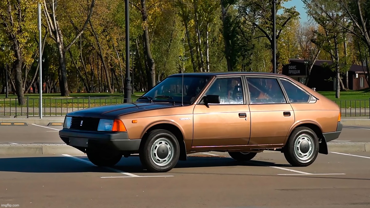 Moskvich 2141 Victor Tsoi's Car Has Been Crashed (ЦОЙ ЖИВ *EN: TSOI ALIVE*) | image tagged in moskvich 2141,history,soviet union | made w/ Imgflip meme maker