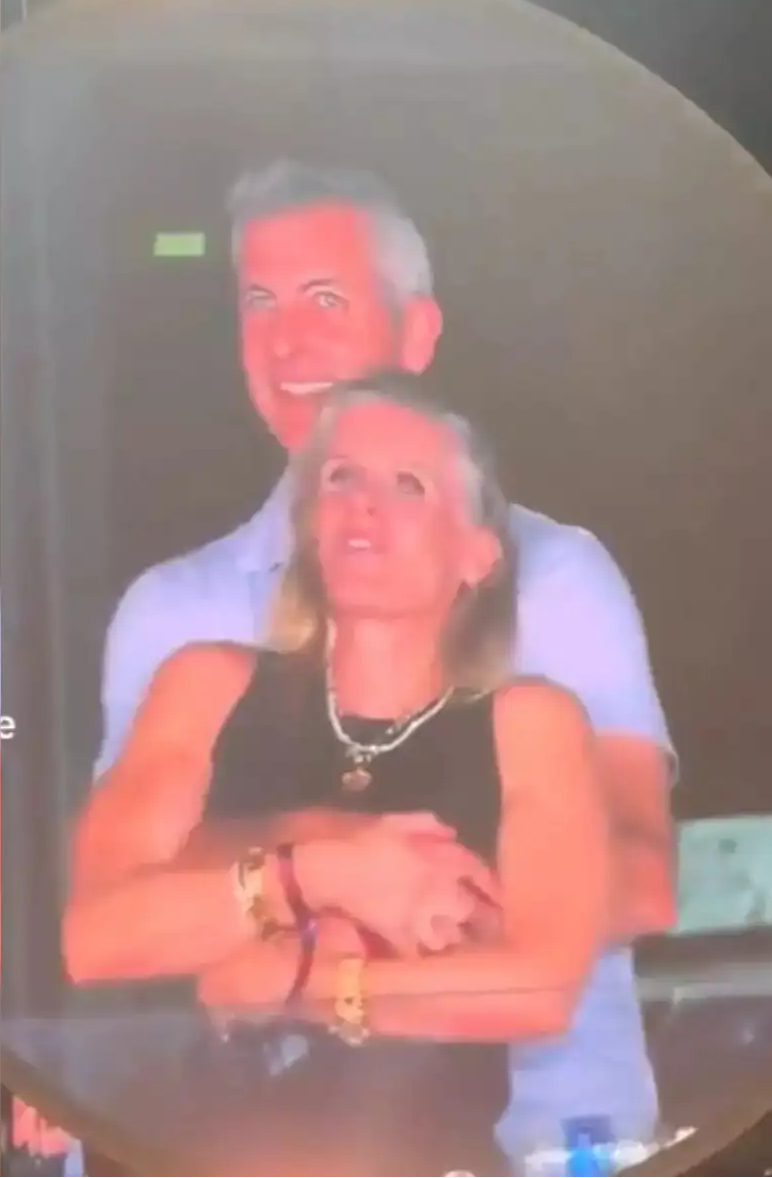 Pay attention Blank Meme Template