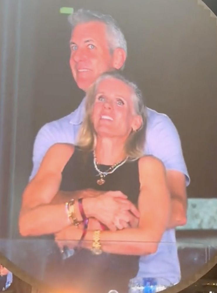 Cheating couple Blank Meme Template