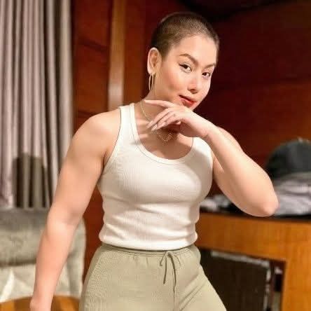 Daddy rob may pinapakita siya sakin mag brief kana mag brief kan Blank Meme Template