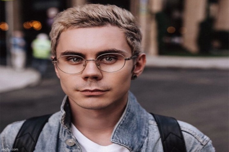 Smart man with glasses | image tagged in smart man with glasses | made w/ Imgflip meme maker