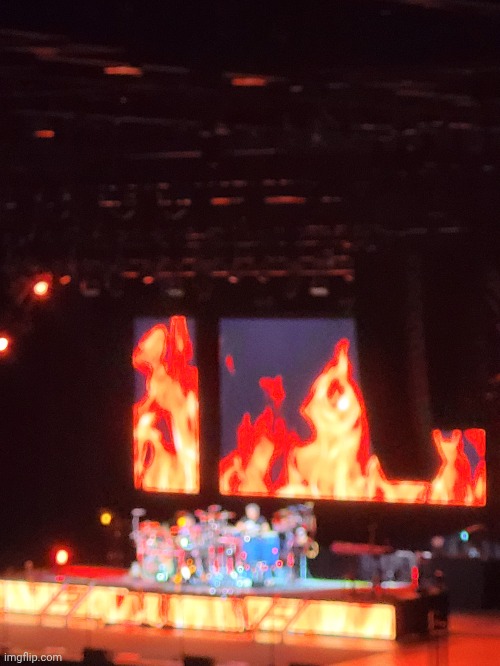 OH GOD THERES A FIRE AT THE CHICAGO CONCERT SOMEONE PUT IT OUT | made w/ Imgflip meme maker