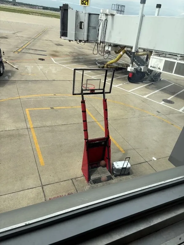 Meanwhile: Le Plane Blank Meme Template