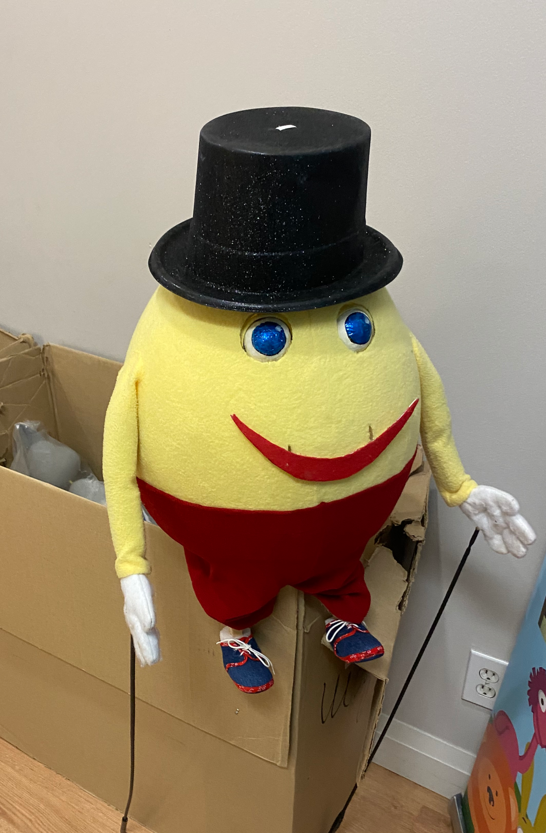 Humpty Dumpty sat on a box Blank Meme Template