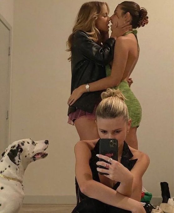 Girls kissing Blank Meme Template