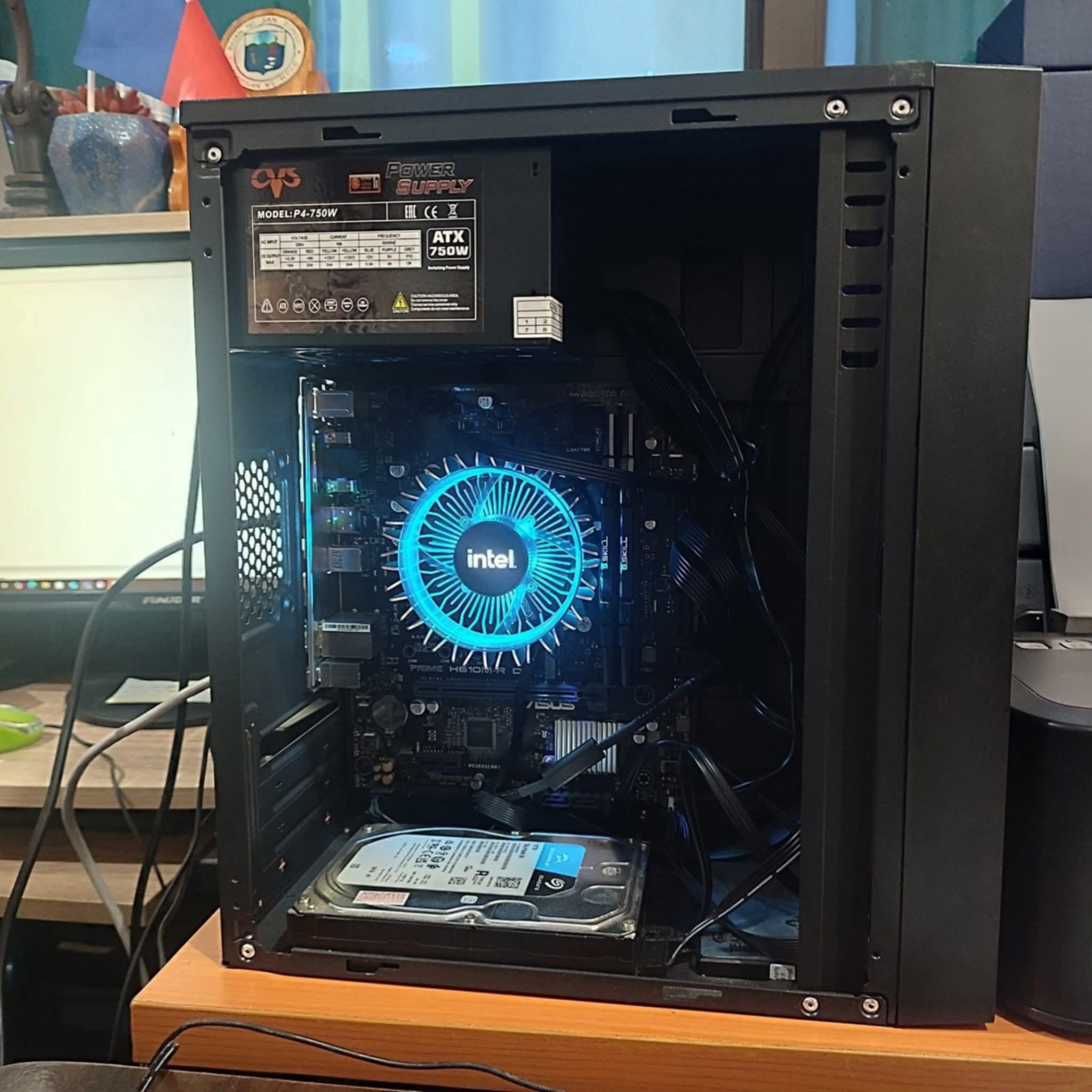 pc build Blank Meme Template