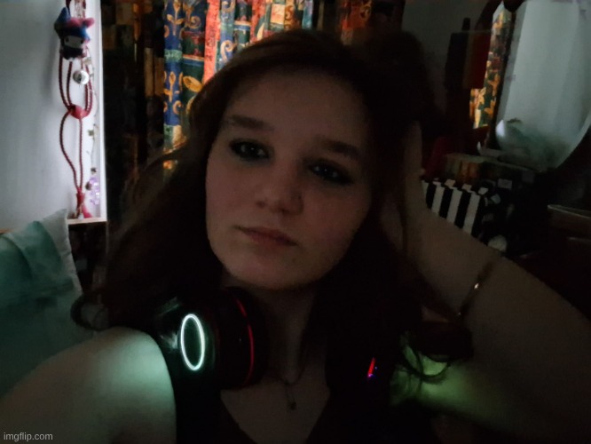uh- I really like this pic of me :D | image tagged in face reveal | made w/ Imgflip meme maker