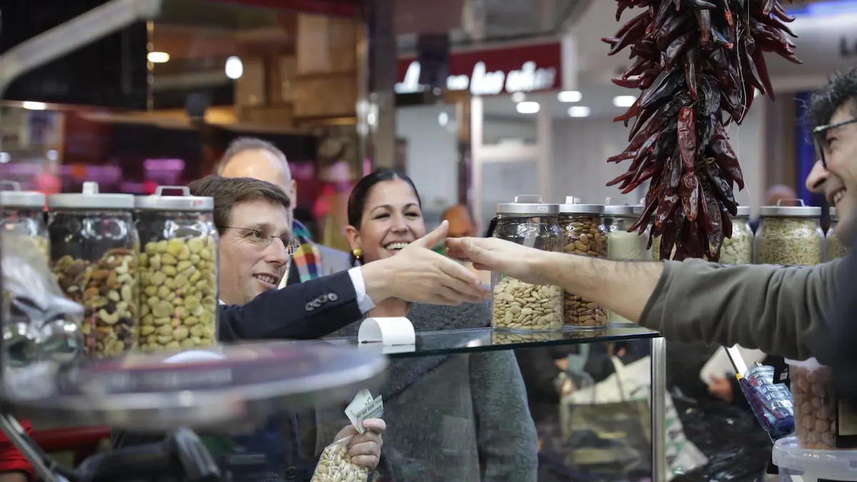 Almeida Carapolla Blank Meme Template