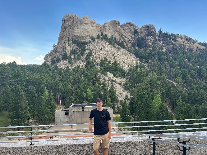 Went to Mount Rushmore a few weeks ago | made w/ Imgflip meme maker