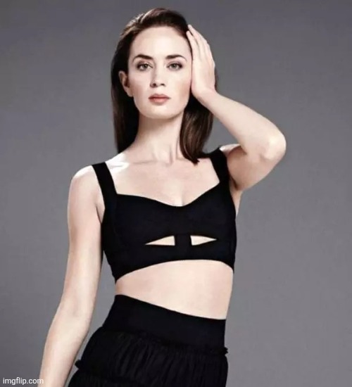 Emily Blunt | image tagged in emily blunt | made w/ Imgflip meme maker