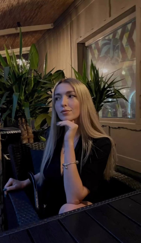 White Slavic Beauty Blank Meme Template