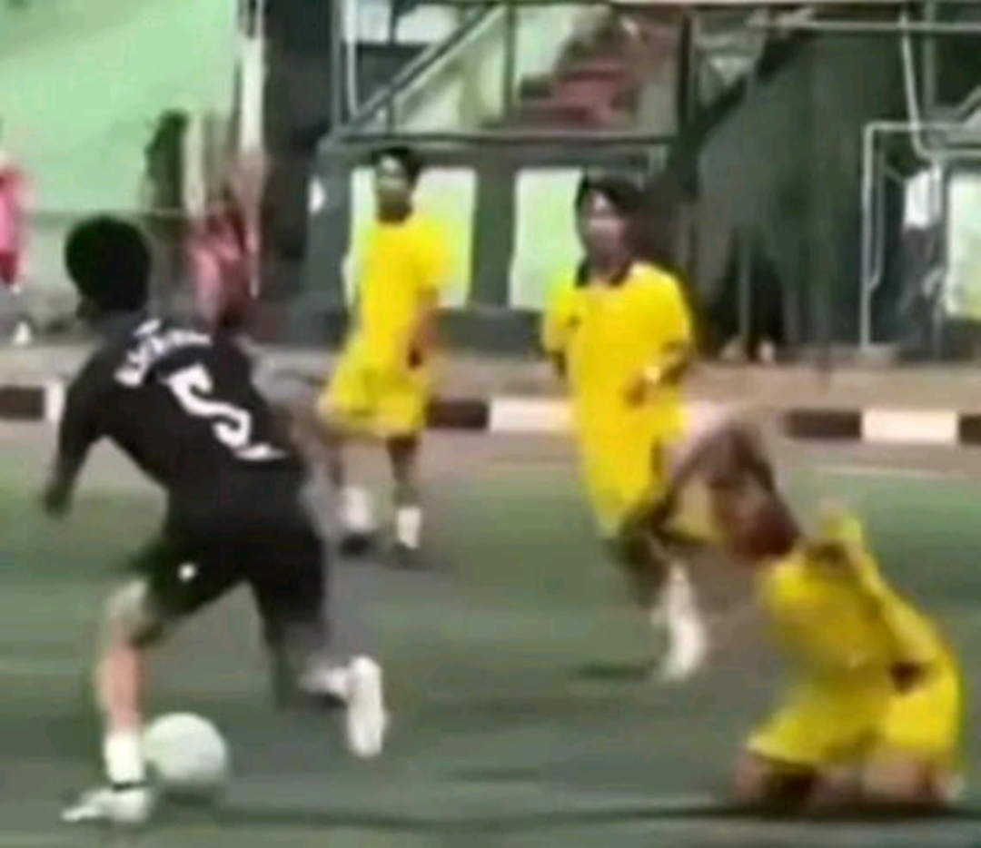 gausah claim ytm @vicky Blank Meme Template