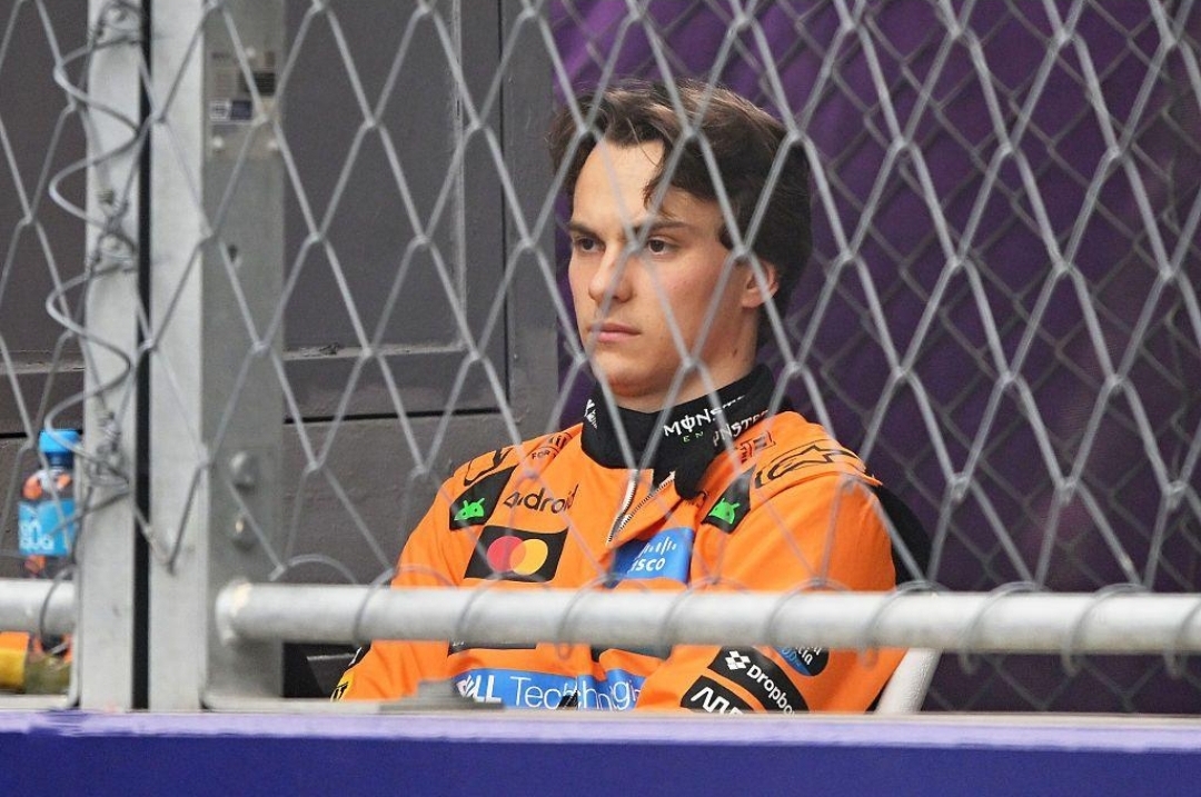 Annoyed Oscar Blank Meme Template