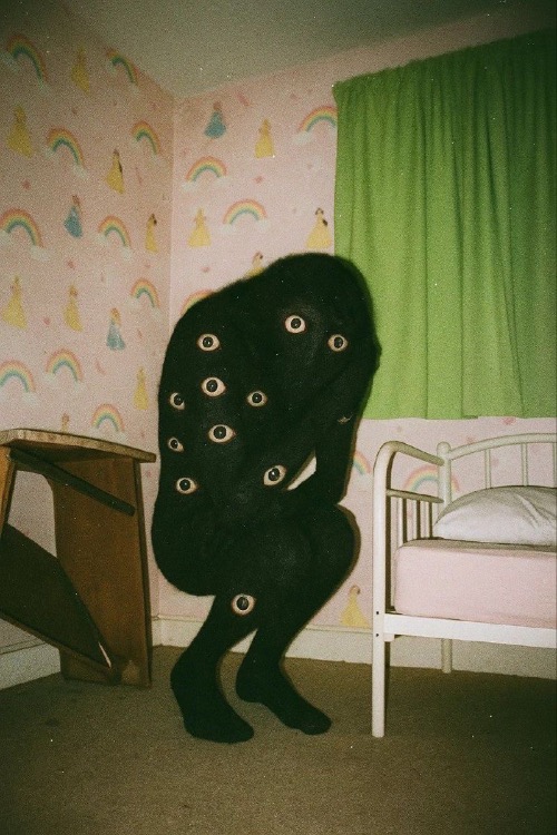 Eye Man | image tagged in eyes,cursed images,creepy,excuse me what the f ck,what the f k did you just bring upon this cursed land,nightmare fuel | made w/ Imgflip meme maker