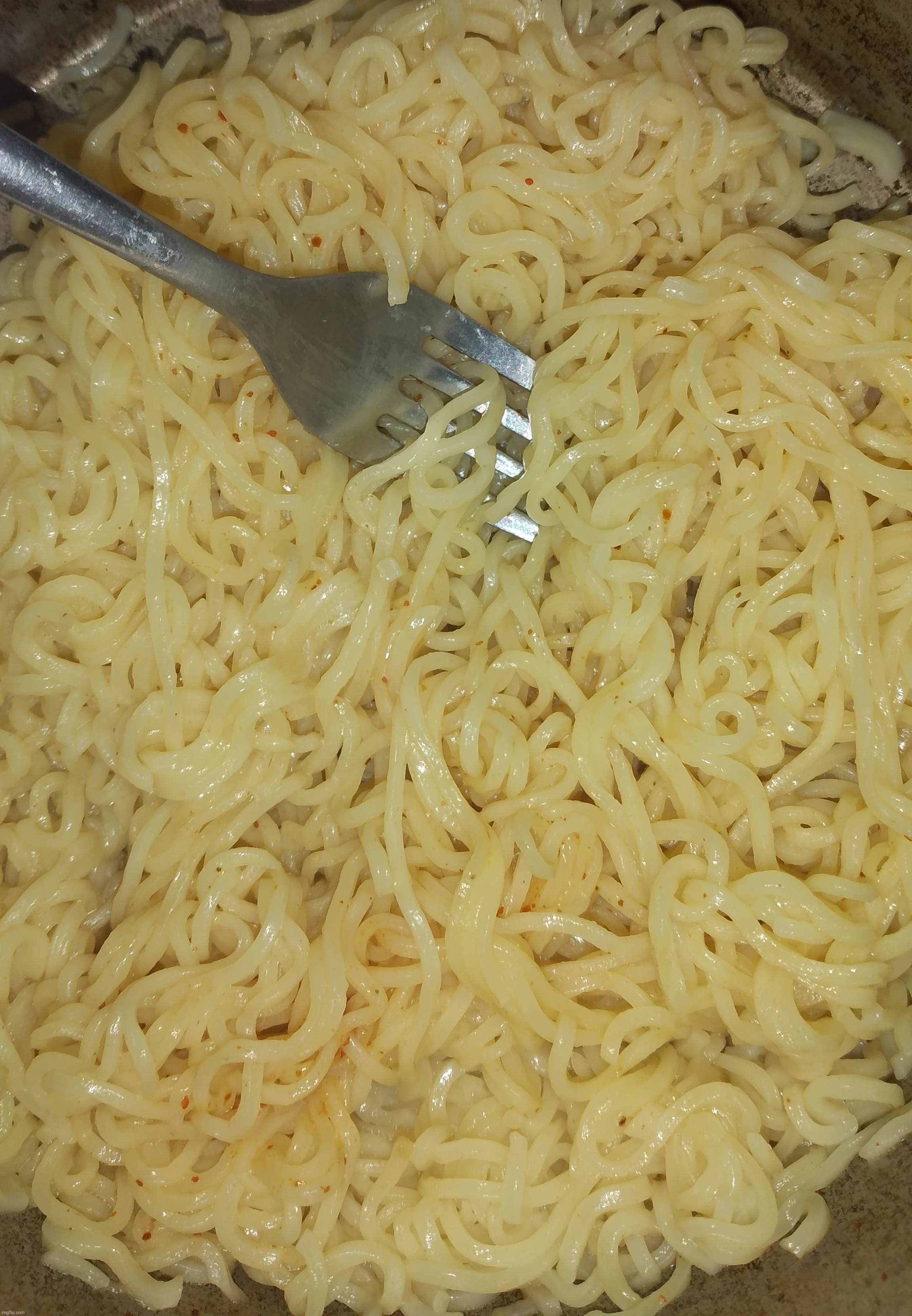 hi chat and im ateing the nodels | made w/ Imgflip meme maker