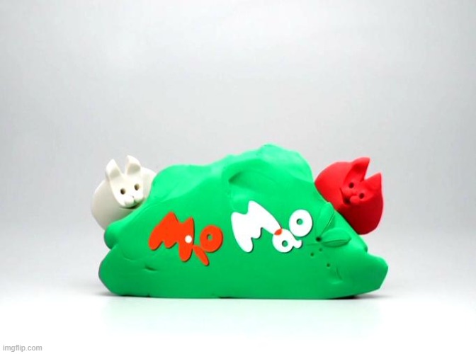 mio mao mio mao la la la la la | made w/ Imgflip meme maker