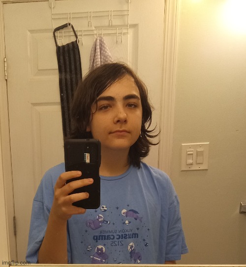 hi chat (is this deadass the only selfie I have where I'm smiling) | made w/ Imgflip meme maker