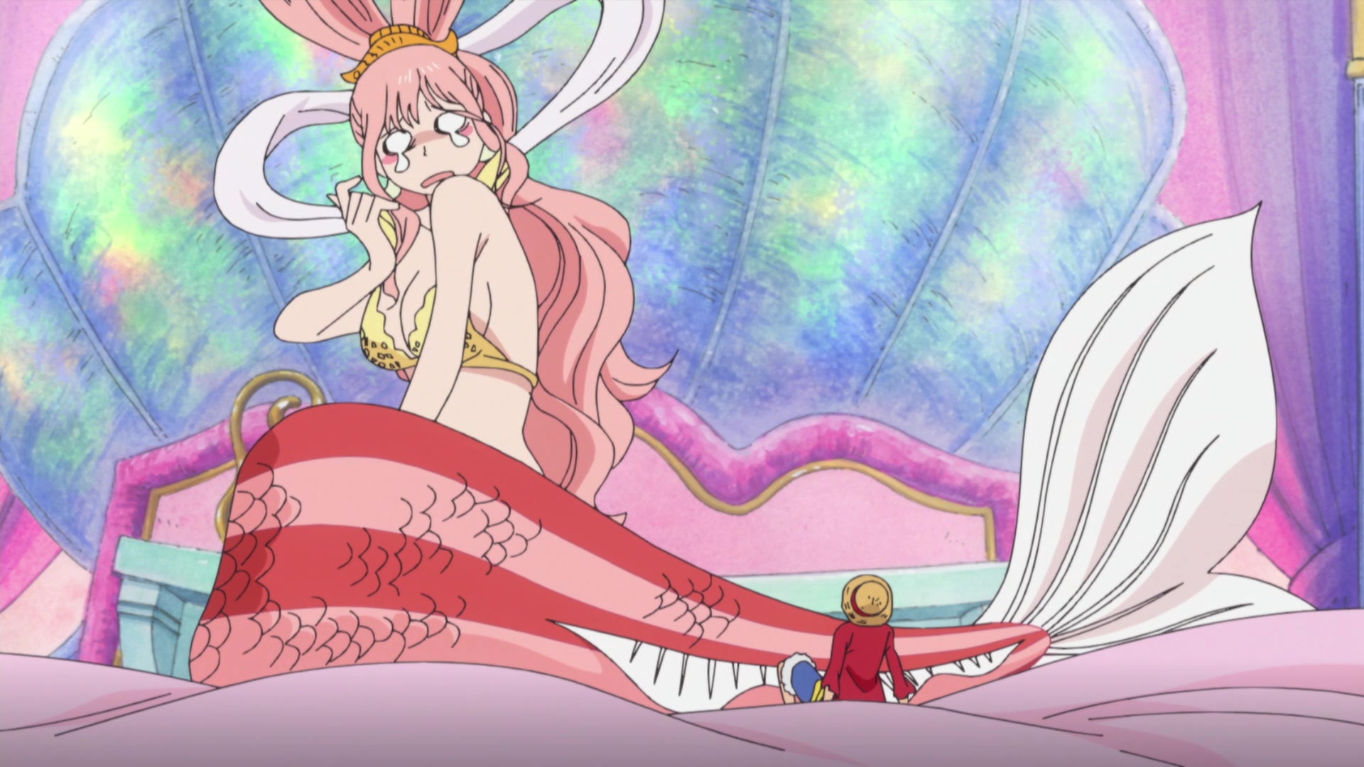 giant scared of luffy Blank Meme Template