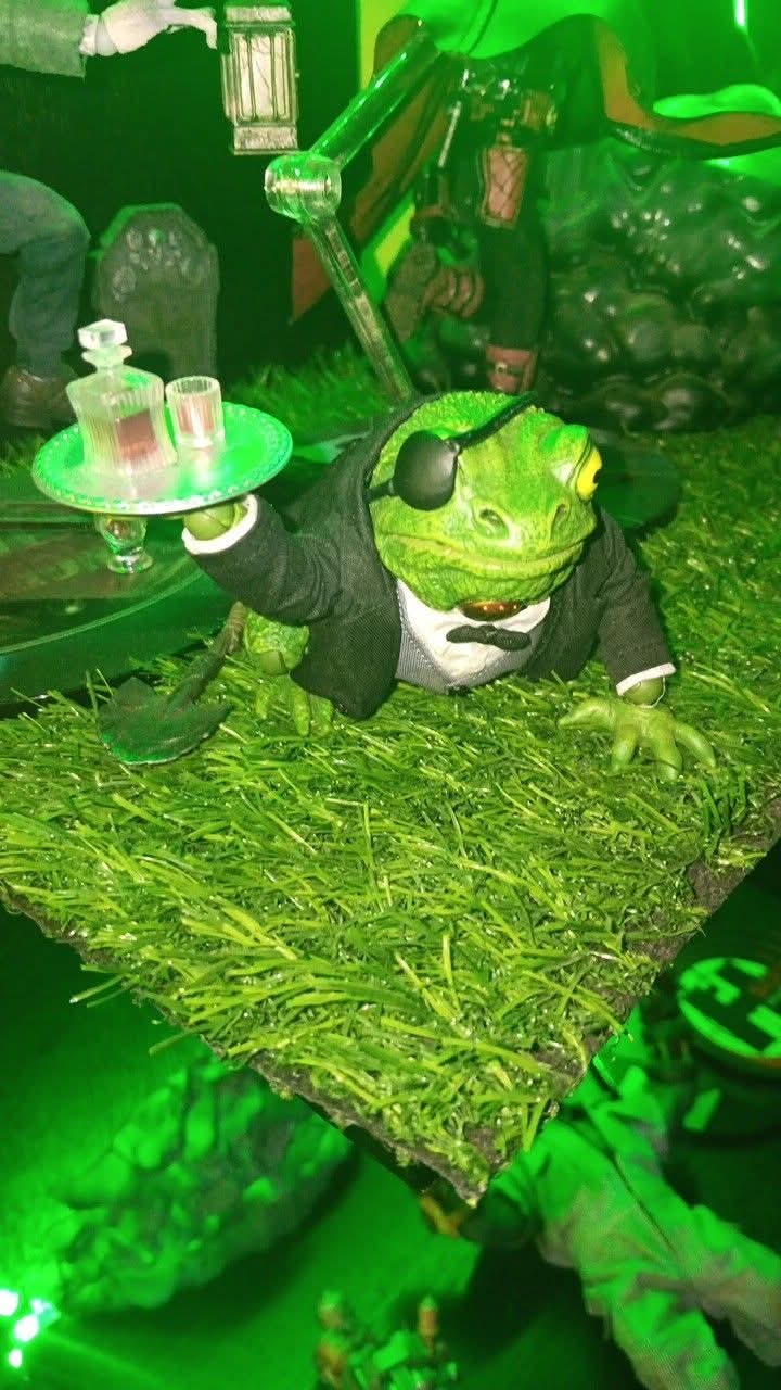 frog Blank Meme Template