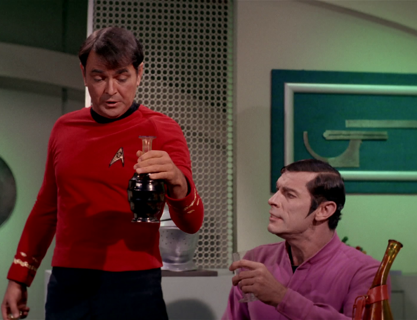 What Is It? It's Green Blank Meme Template