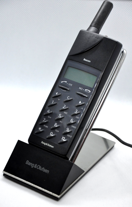 Bang & Olufsen / Ericsson 9500 Blank Meme Template