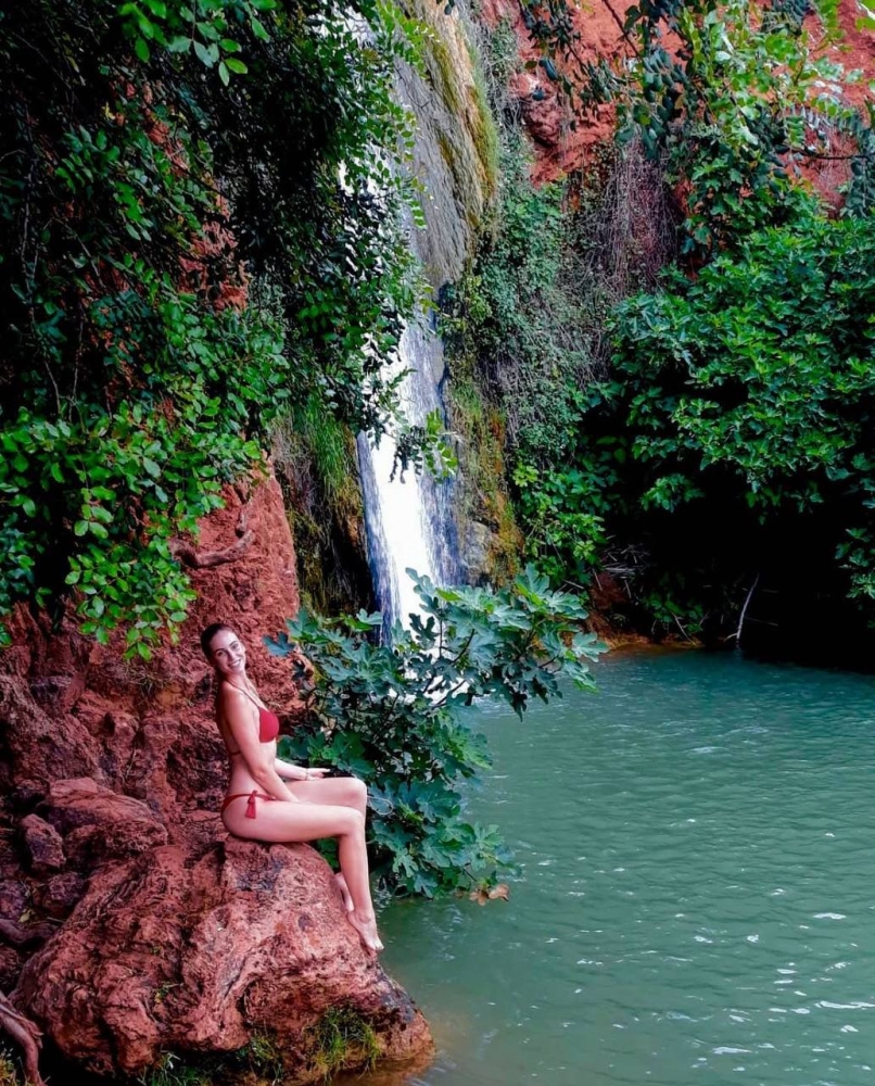 Tall Gorgeous White Slavic Girl From Dubai Blank Meme Template