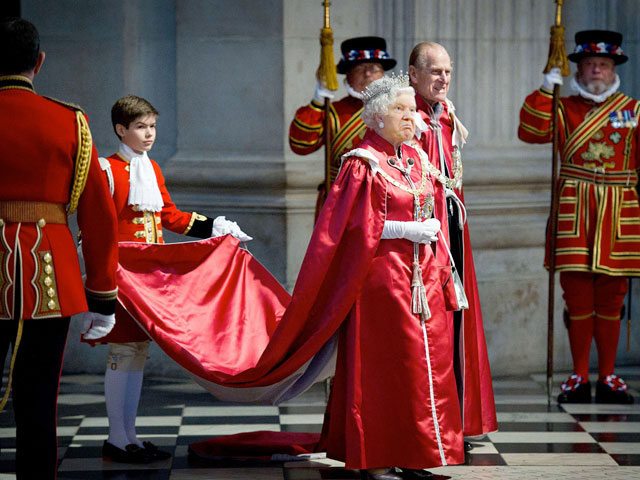 Trump’s Face Onto the Queen’s Blank Meme Template