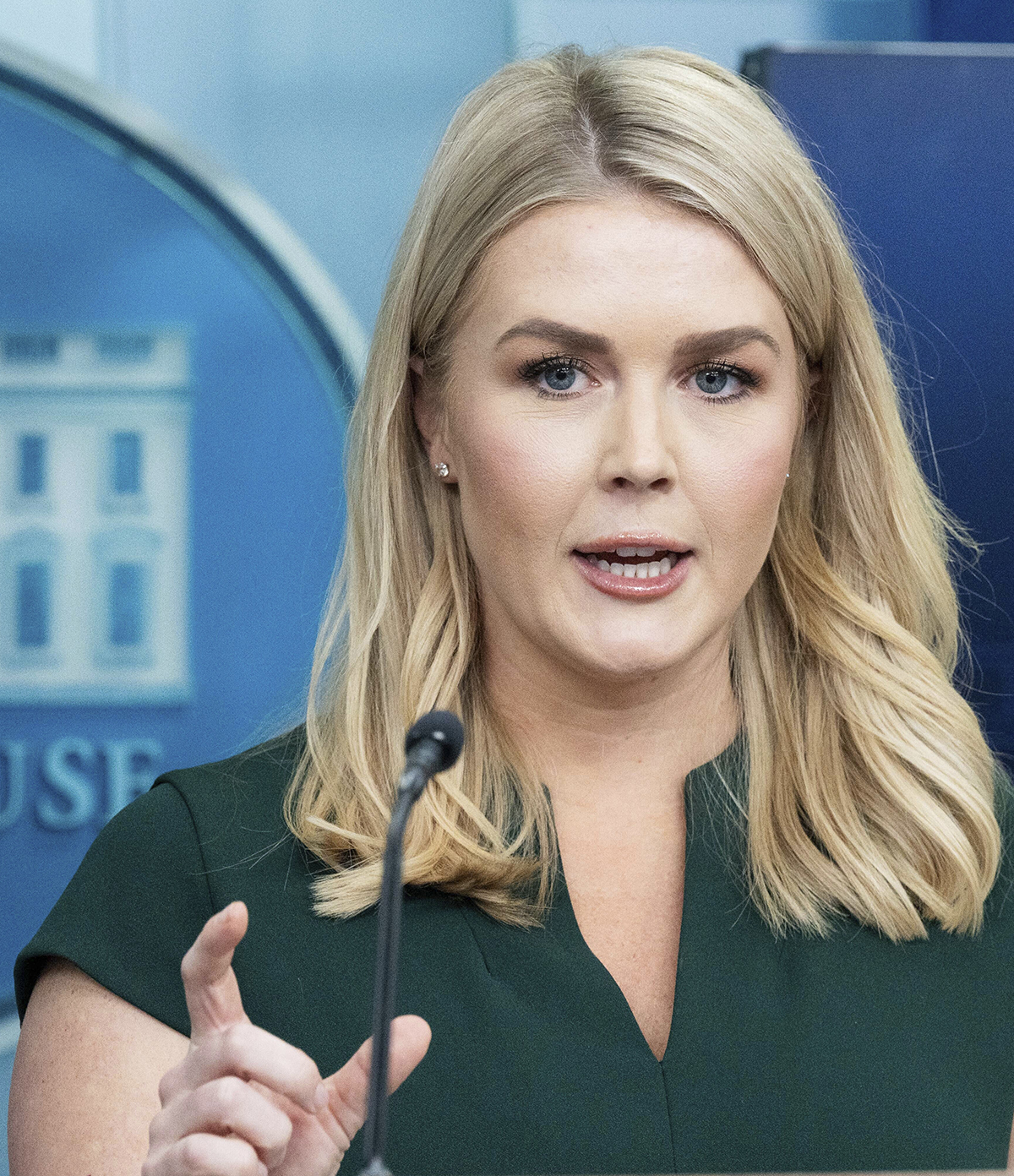 Karoline Leavitt White House Press Secretary sans Crucifix Blank Meme Template