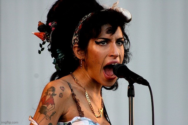 I know who this is, it's Amy Winehouse | image tagged in amy winehouse | made w/ Imgflip meme maker