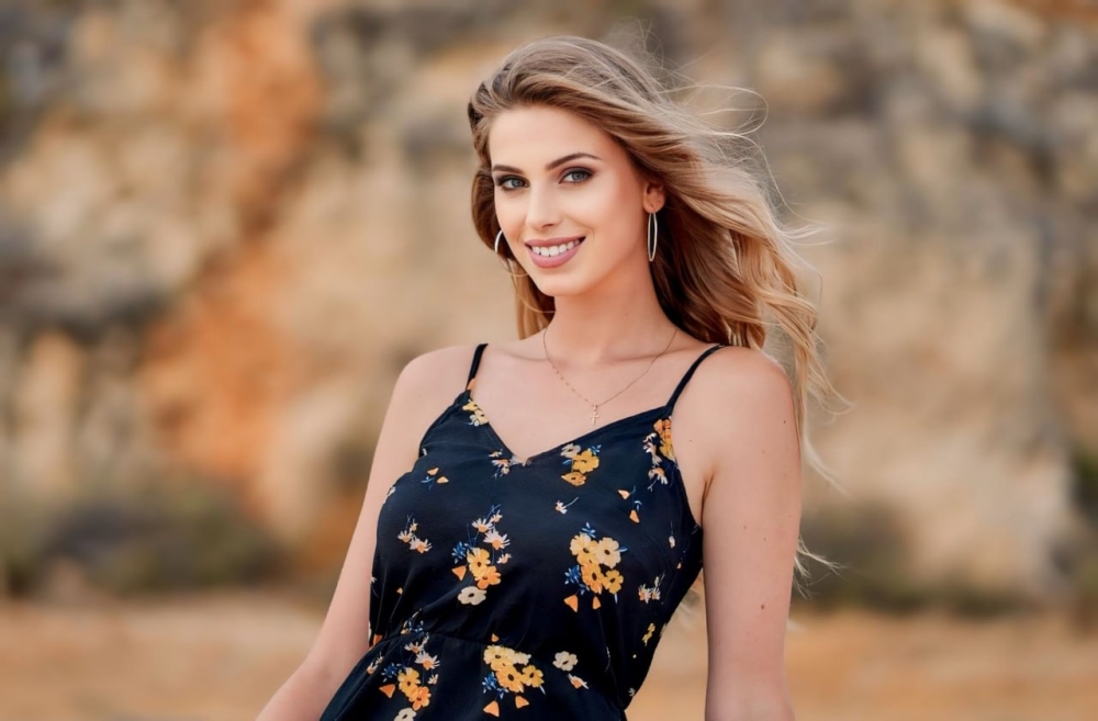 Tall Beautiful White Slavic Girl From Dubai Blank Meme Template