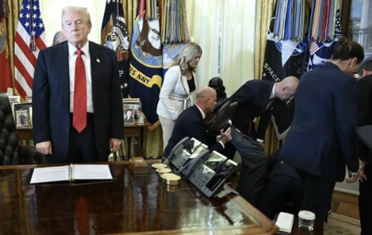 Oval office crashout Blank Meme Template
