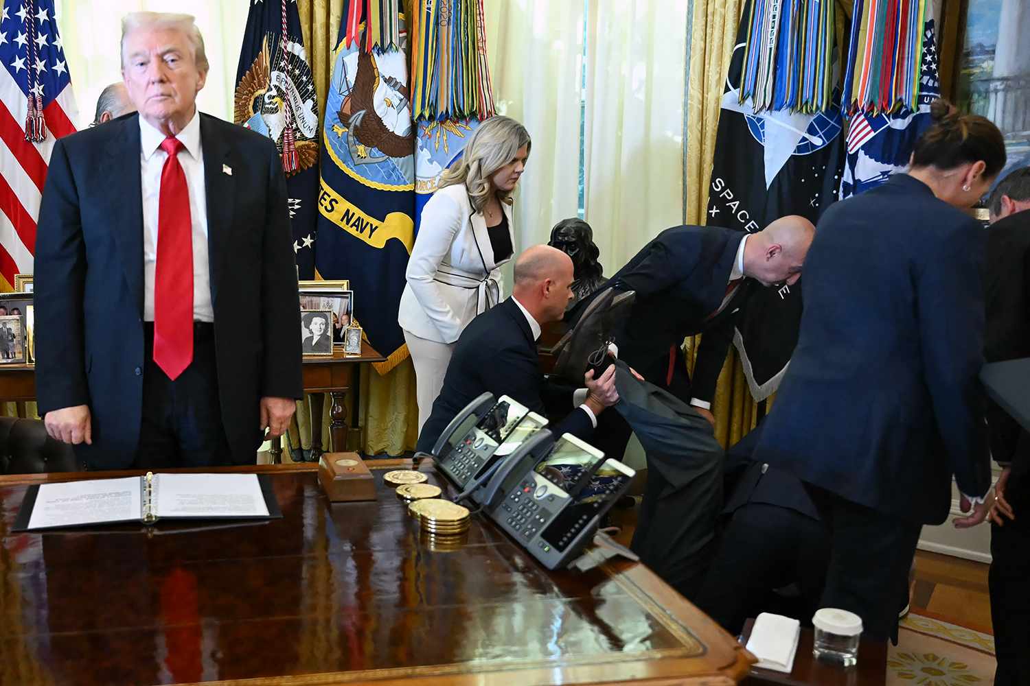 Trump Oval Office Blank Meme Template