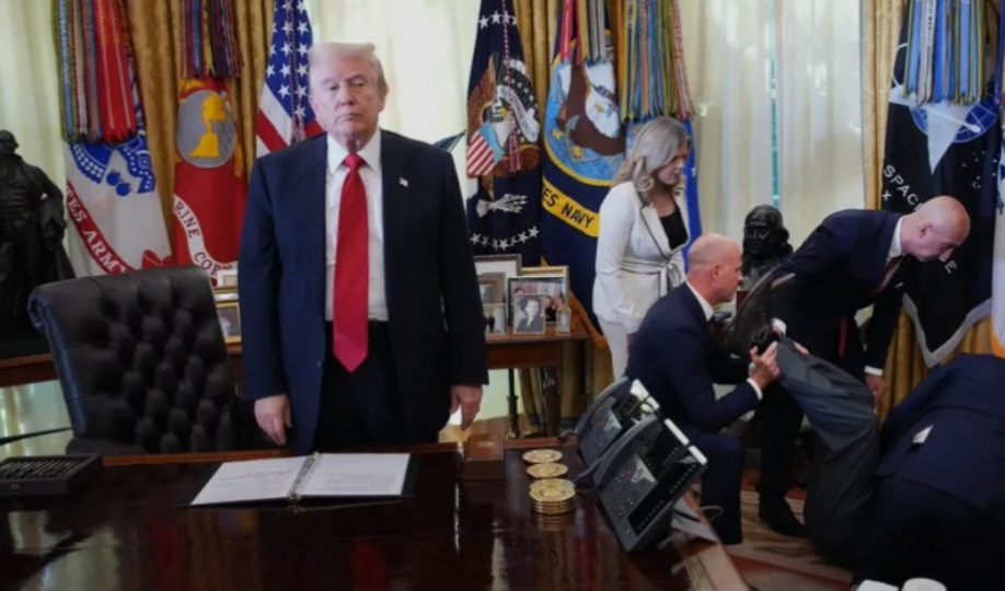 Stroked out Donny Blank Meme Template