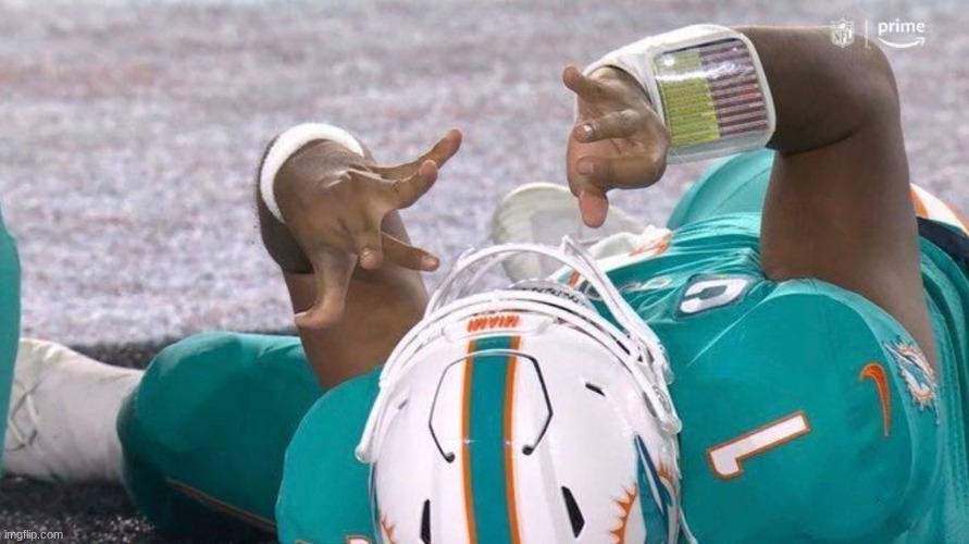 How many fingers? Tua | image tagged in how many fingers tua | made w/ Imgflip meme maker