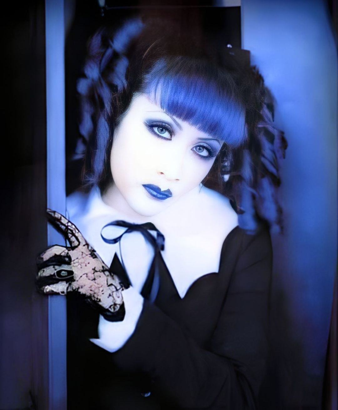 mana peeking around the corner Blank Meme Template