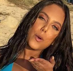 Kanika Batra kisses Blank Meme Template