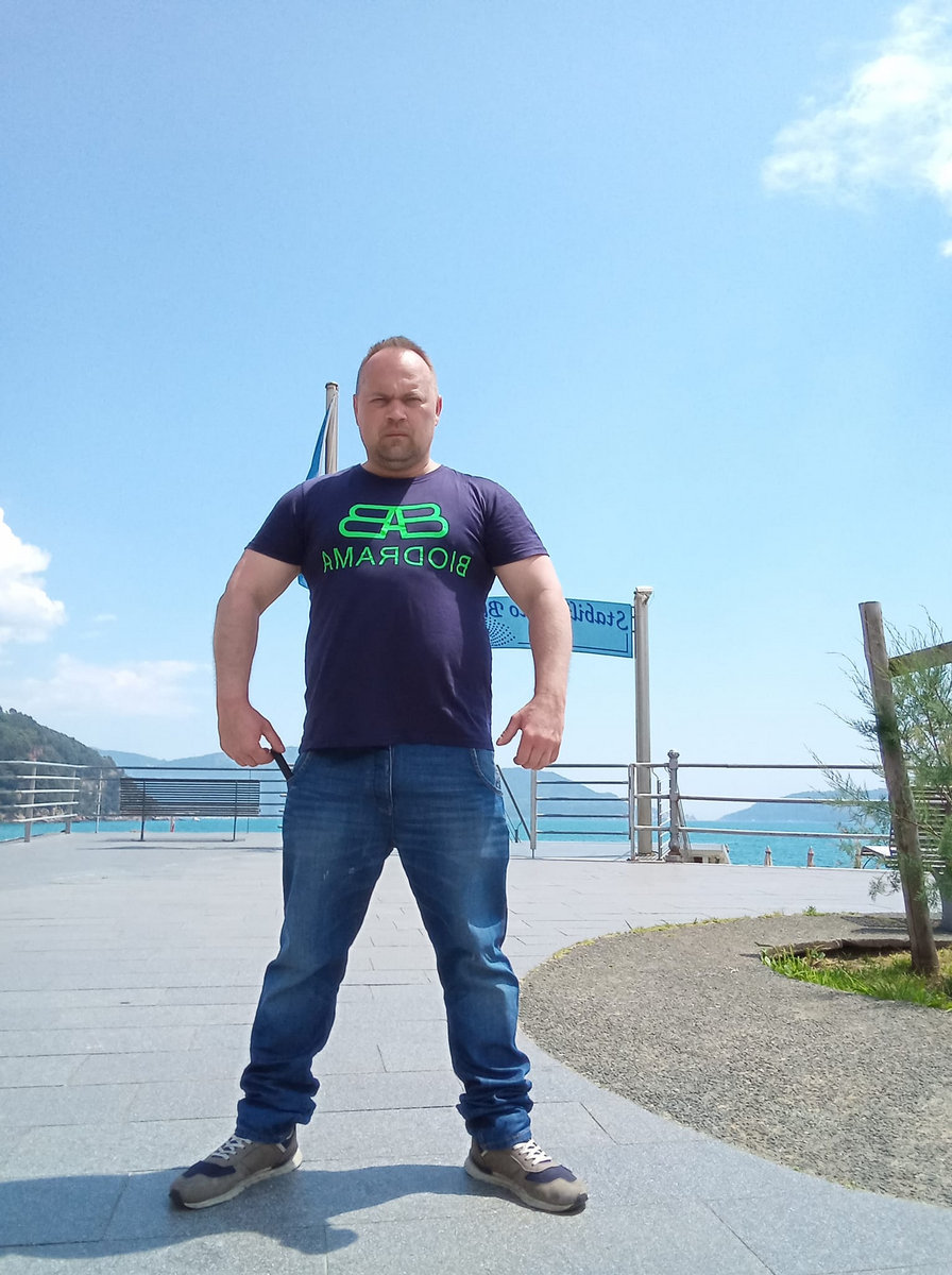 MC Isti Blank Meme Template