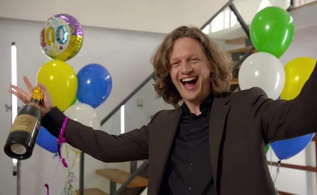 Direct dans le celi Blank Meme Template