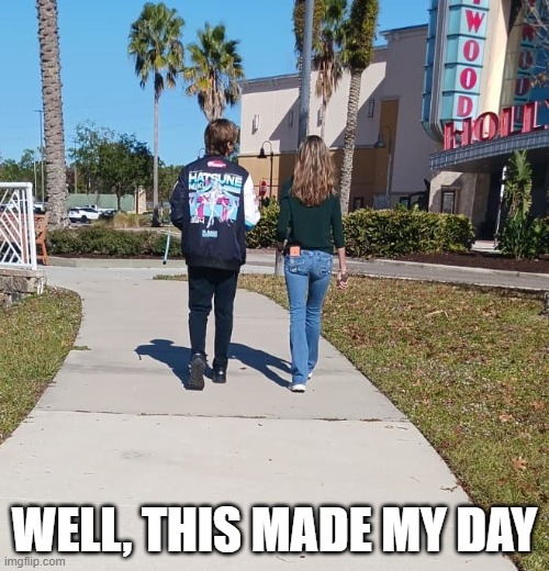 Miku <3 | WELL, THIS MADE MY DAY | image tagged in hatsune miku | made w/ Imgflip meme maker