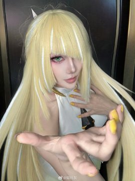 kiss me Blank Meme Template