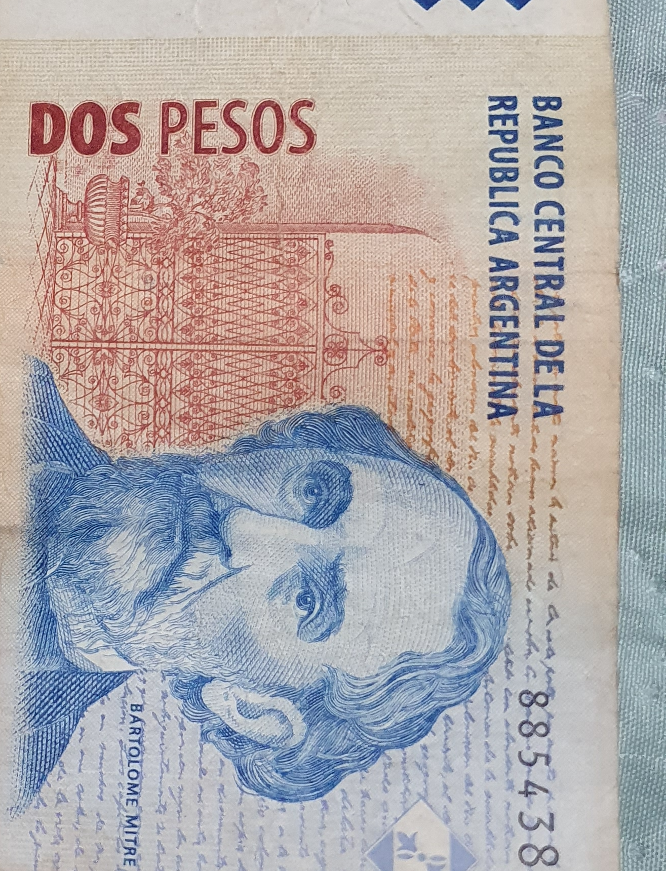 Dos pesos y dos medidas Blank Meme Template