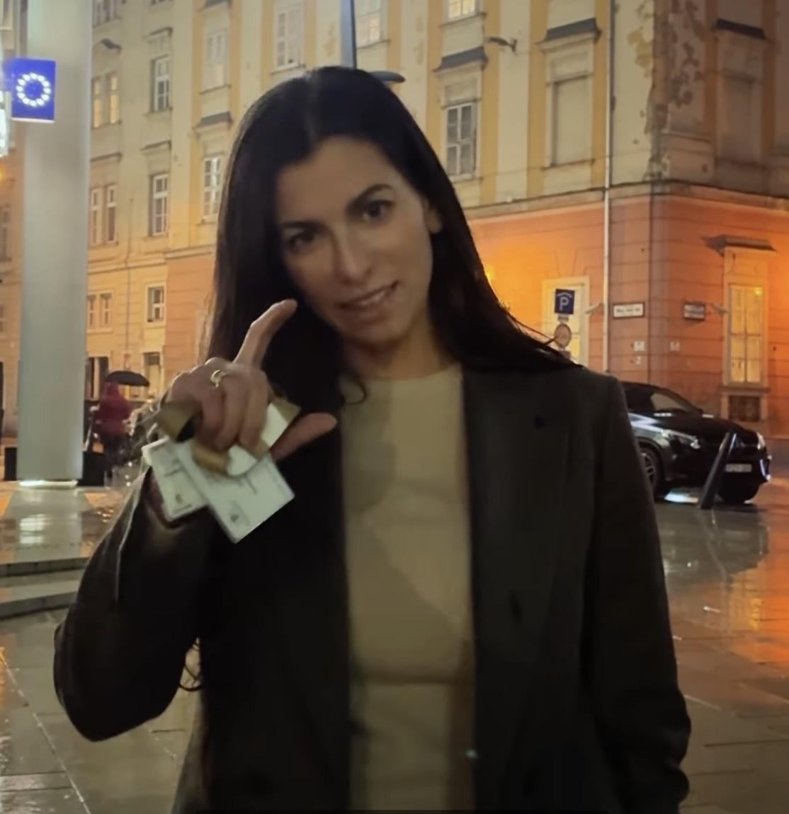 Szentkirályi Alexandra 30 centi Blank Meme Template