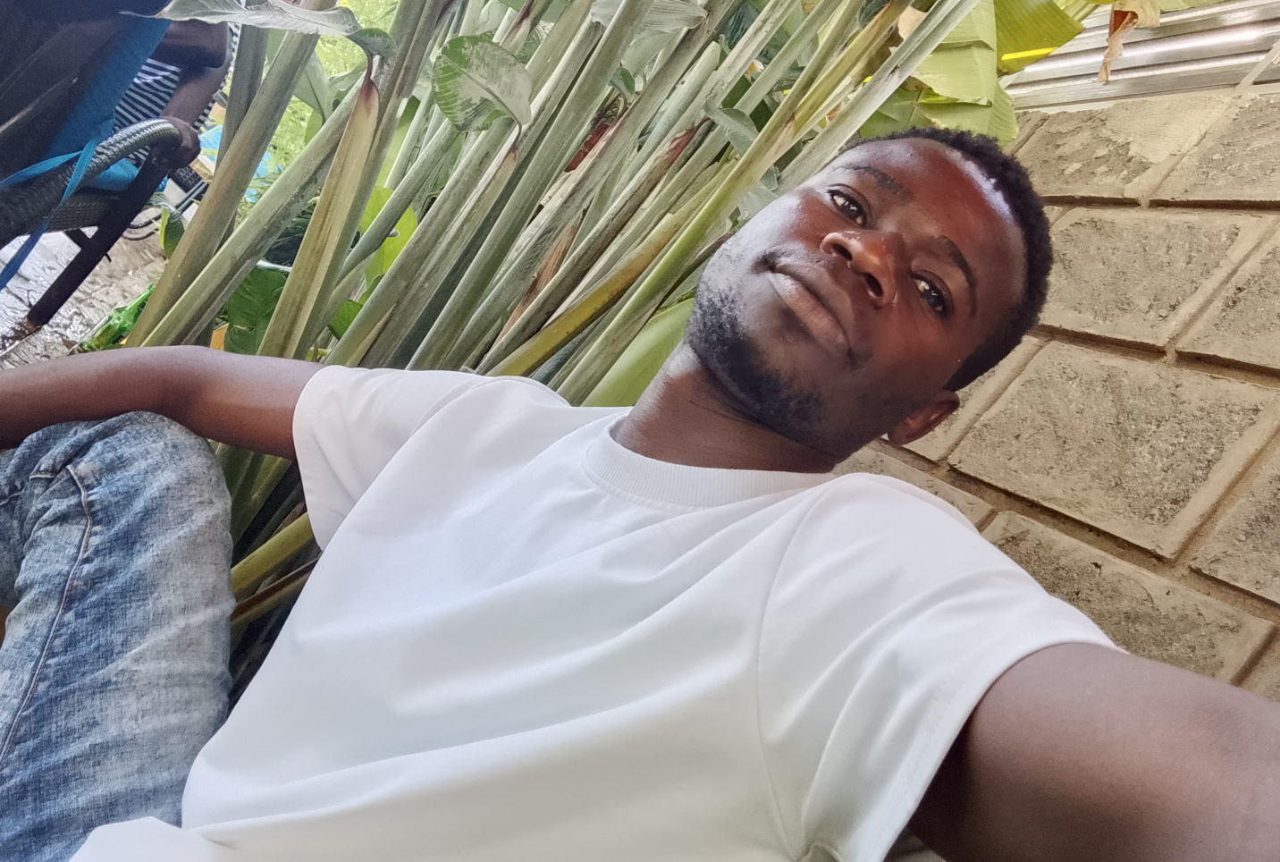 Nilitaka kuacha pombe mwaka huu . Tatizo mwaka imekuja gafla san Blank Meme Template