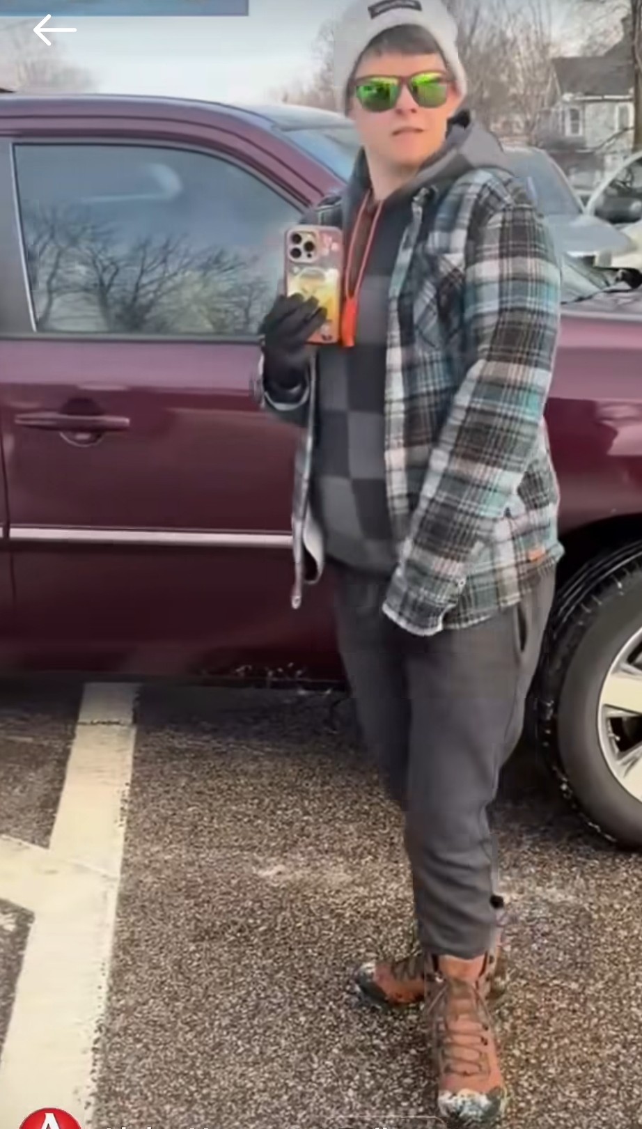 Man encouraging woman's death Blank Meme Template