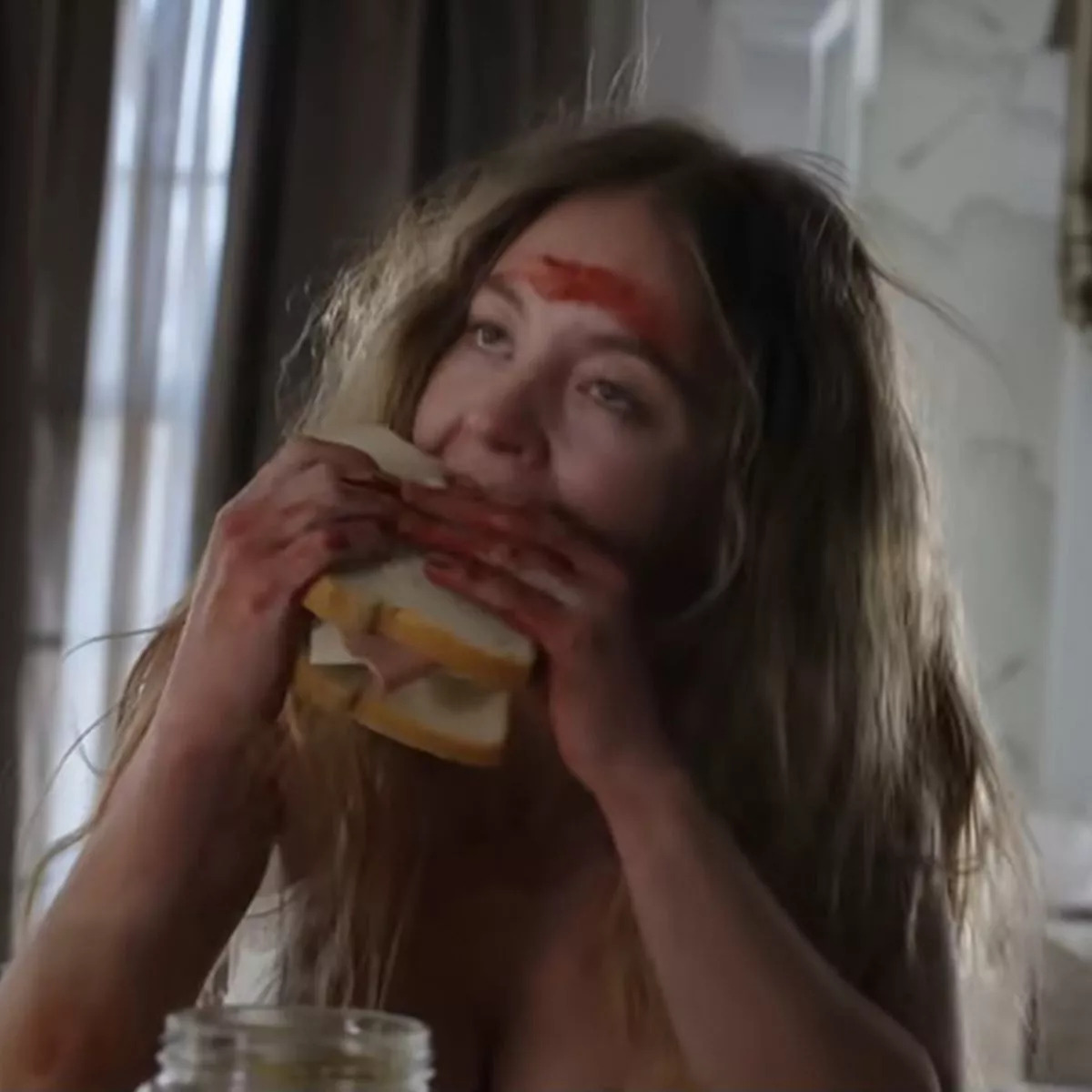 Sydney eating a sandwich Blank Meme Template