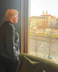 Oliver Kahn Fenster Blank Meme Template