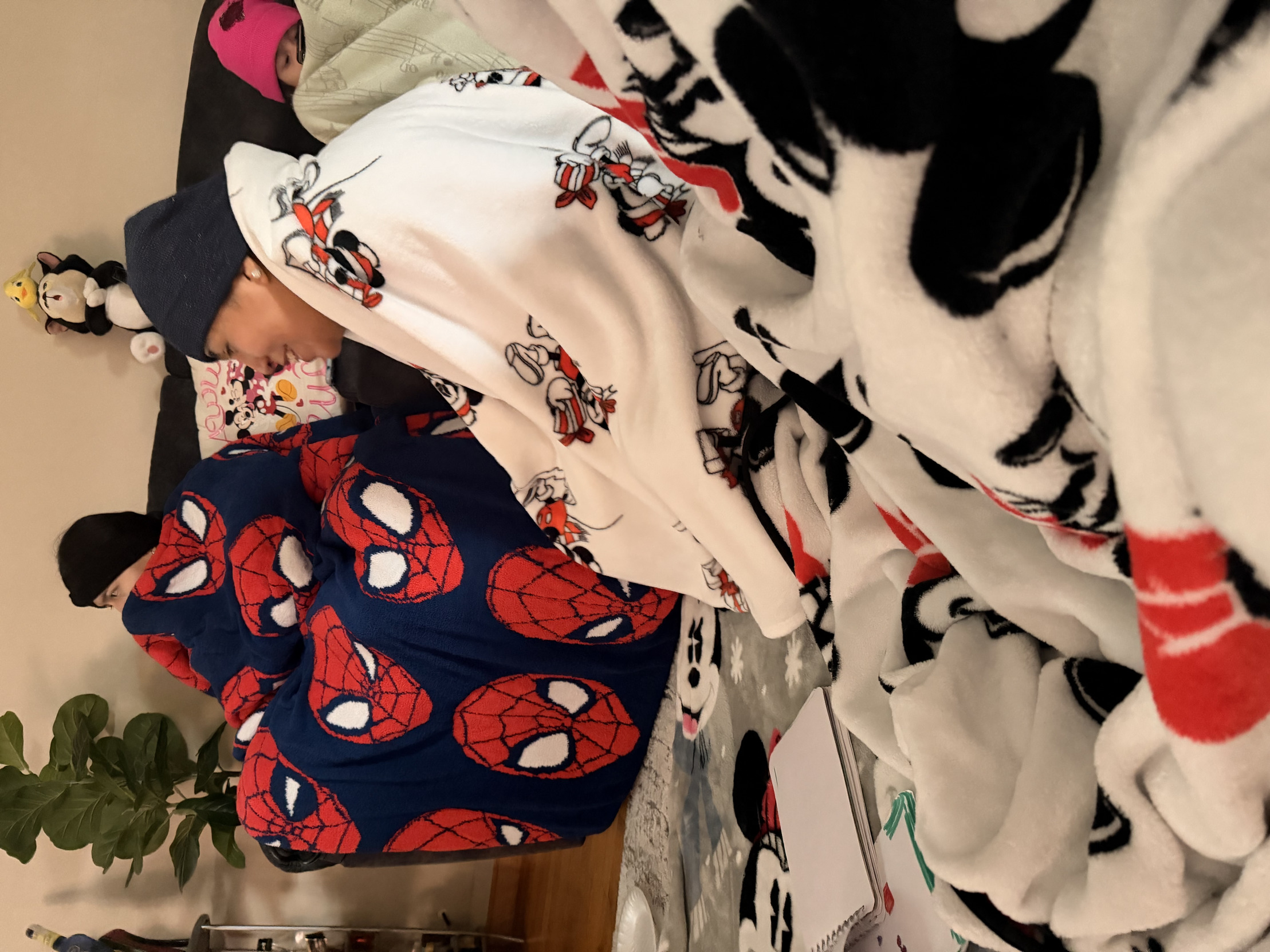 ESTA FRÍO ACA EN EL PERÚ PE. Blank Meme Template