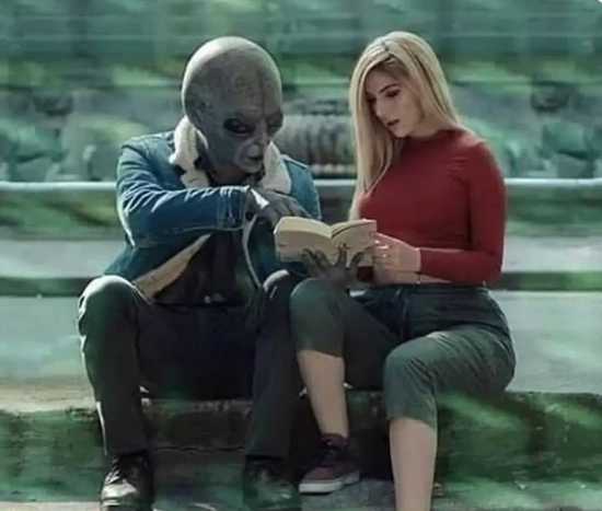 Alien Blank Meme Template