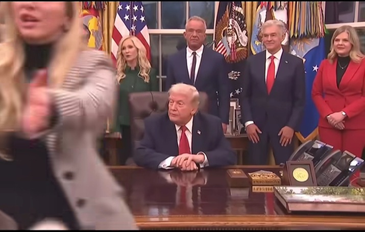 Donald Trump Poops Himself Blank Meme Template